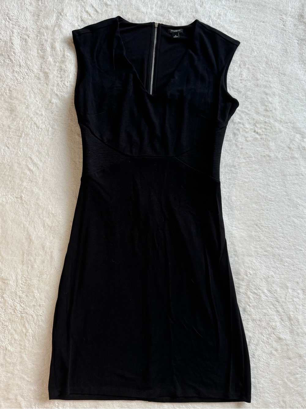Ann Taylor Black Zip Front V Neck Bodycon Dress Size 6